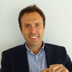 Portrait du Dr Vincent Penna, médecin esthétique à Saint-Germain-en-Laye